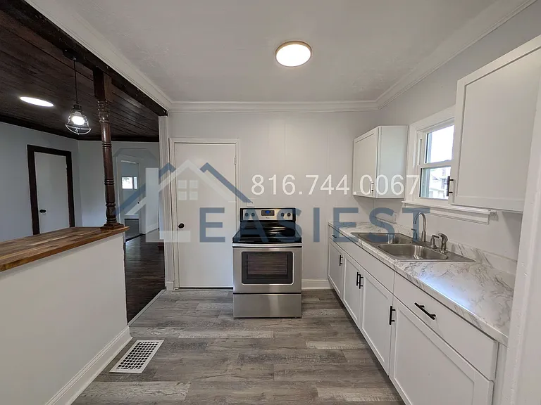 5637 Forest Ave — Photo 7