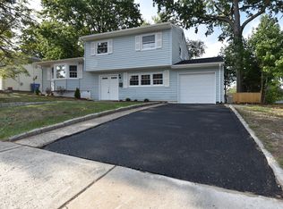 10 Varady Dr, Fords, NJ 08863