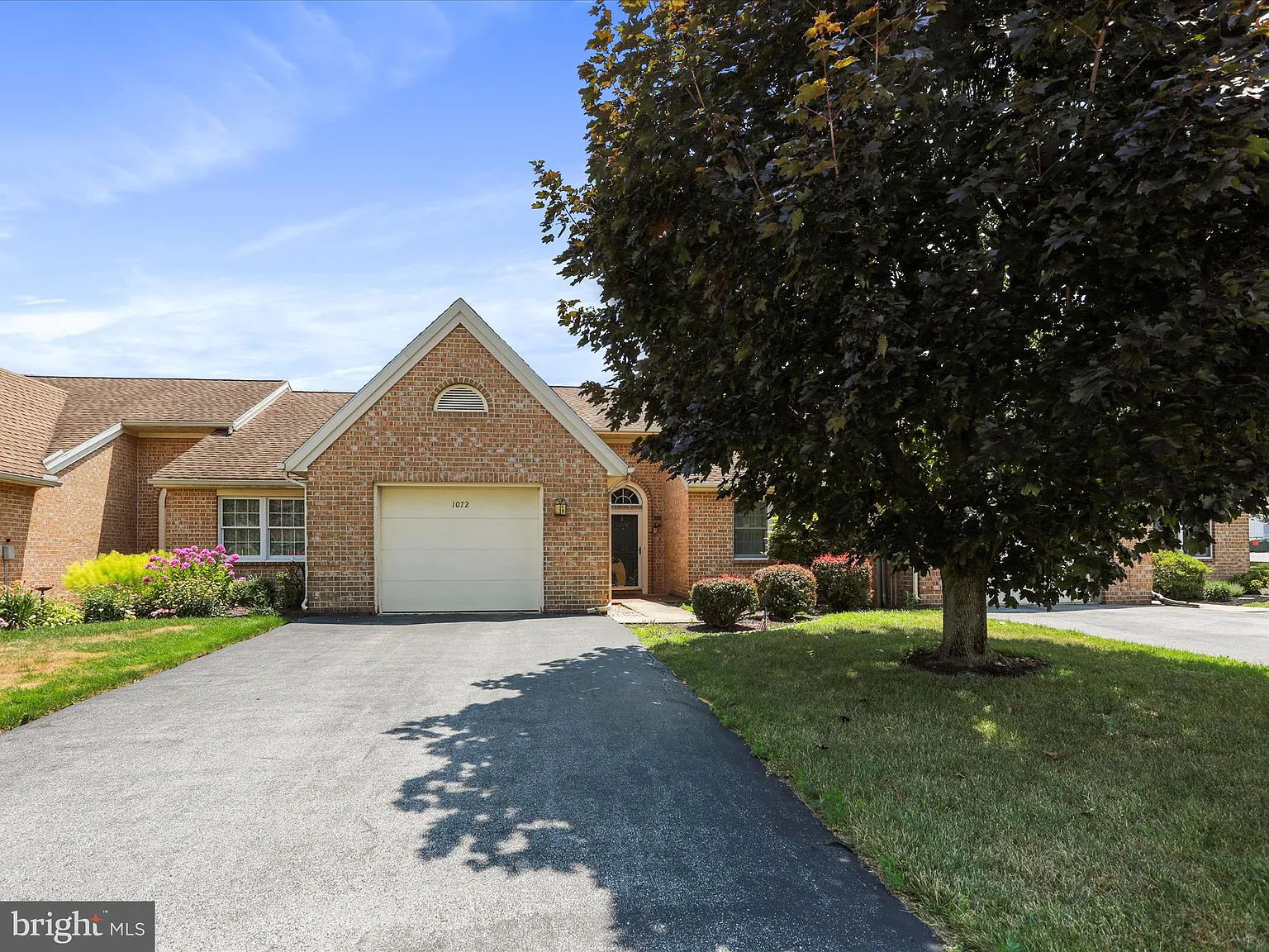 1072 Orchard Dr photo 1