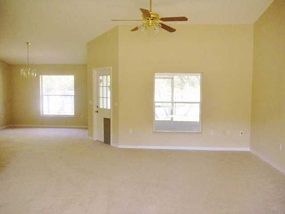3rd image of 255 E Elm Dr