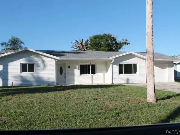 11725 W Bayshore Dr, Crystal River, FL 34429