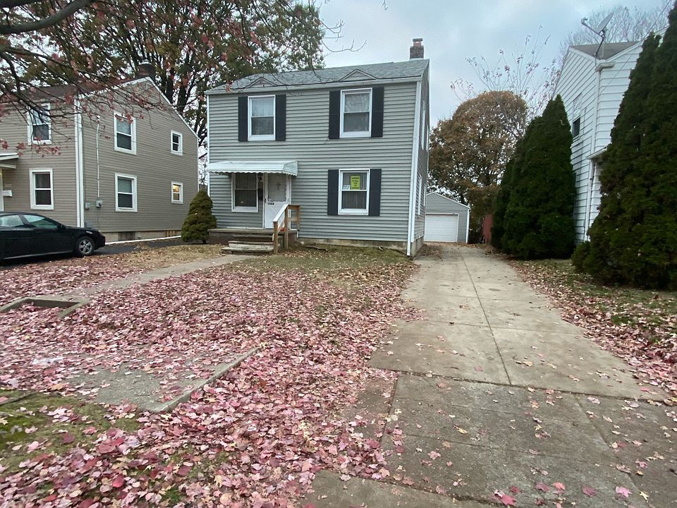1st image of 1568 Redwood Ave