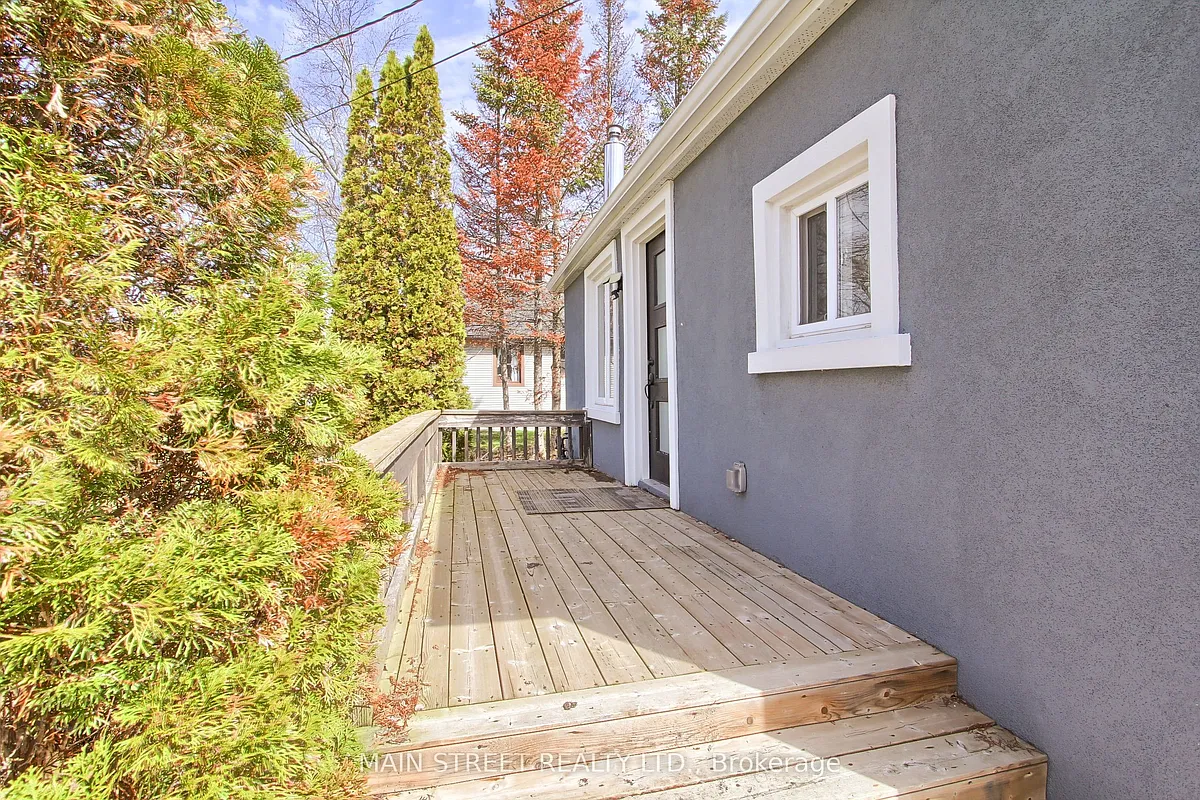 Building Photo - 127 Woodfield Dr N