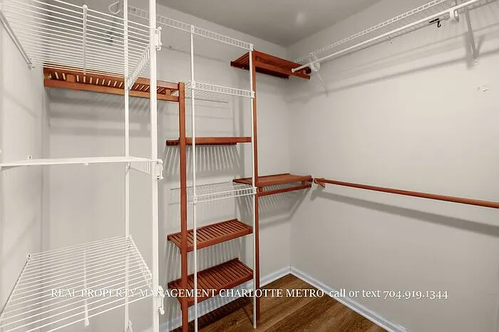 9451 Kings Falls Dr — Photo 36