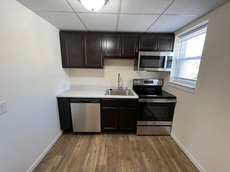 395 4th St #1BD — Photo 1