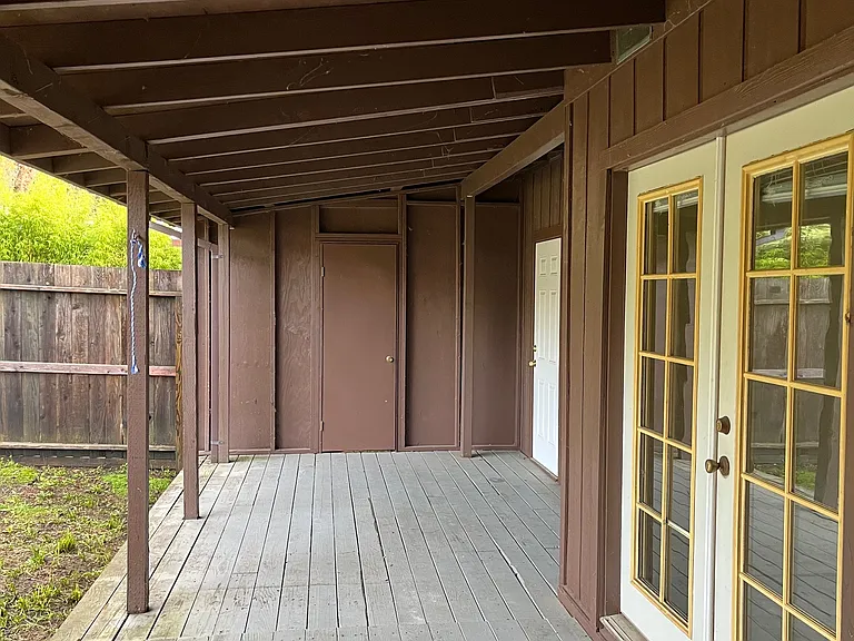 974 Orchard Ln — Photo 3
