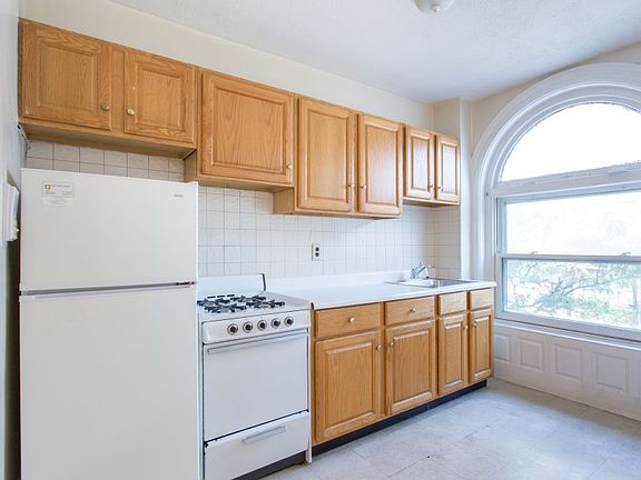 2nd image of 51 Mass Ave #1