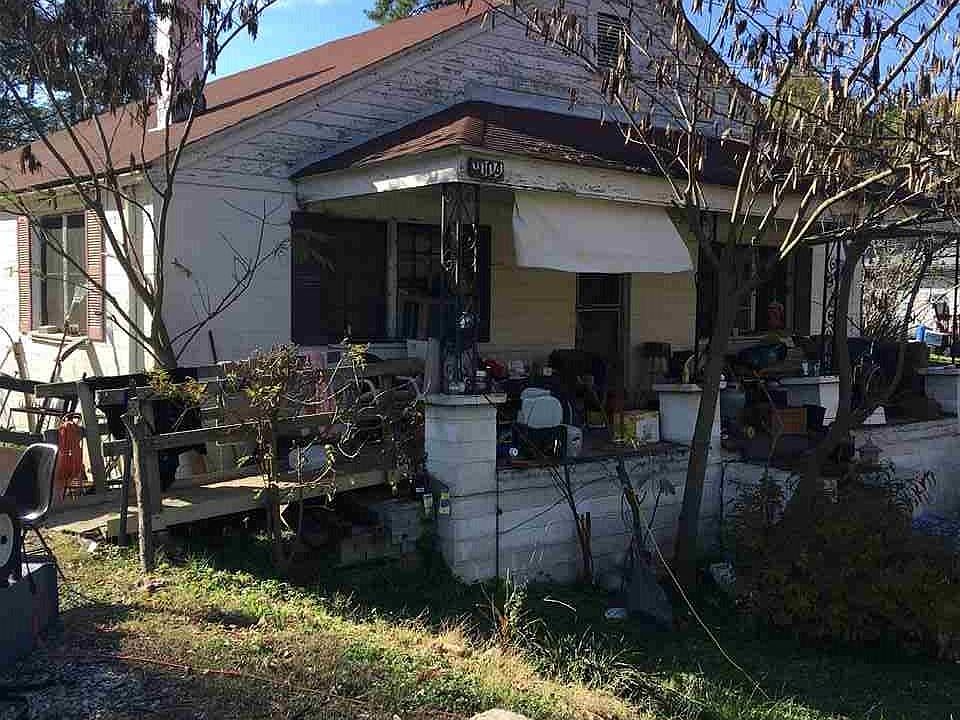 1st image of 1004 Corona St
