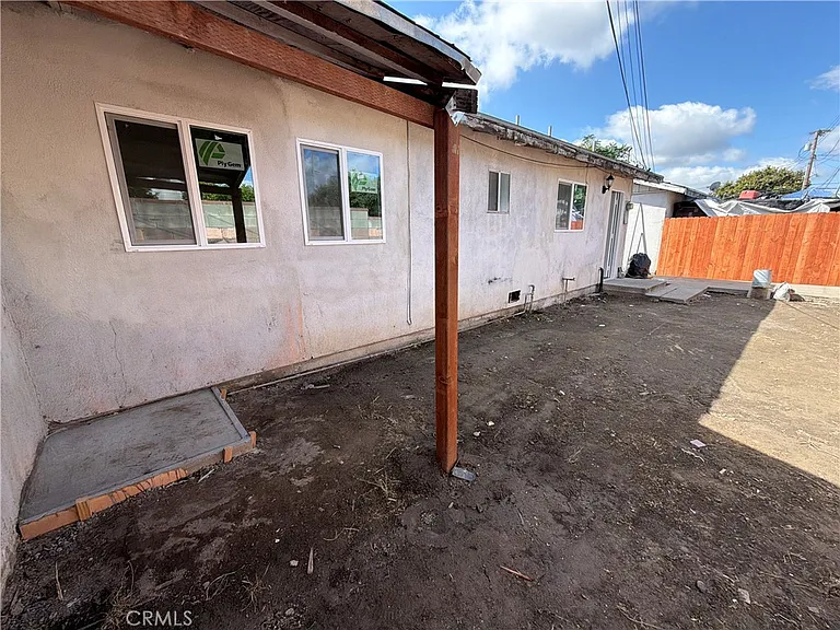 11937 Elliott Ave — Photo 16