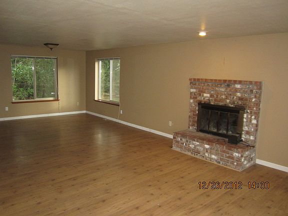 5th image of 8210 181st Ave E