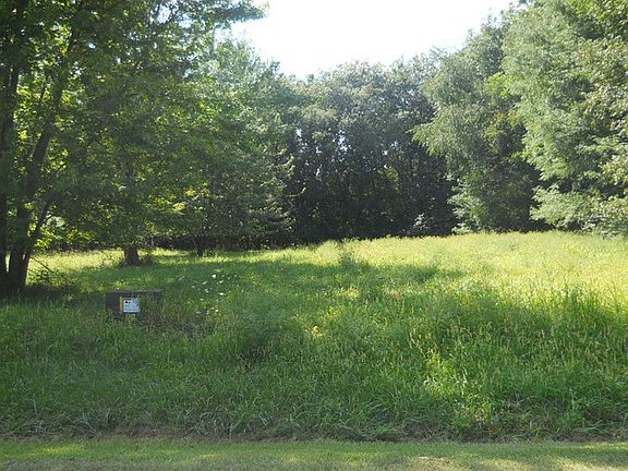 2nd image of 1460 Chevy Chase Dr
