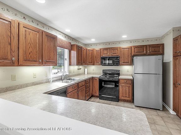 2nd image of 6059 Madeira Dr