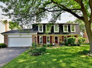 206 White Fawn Trl, Downers Grove, IL 60516