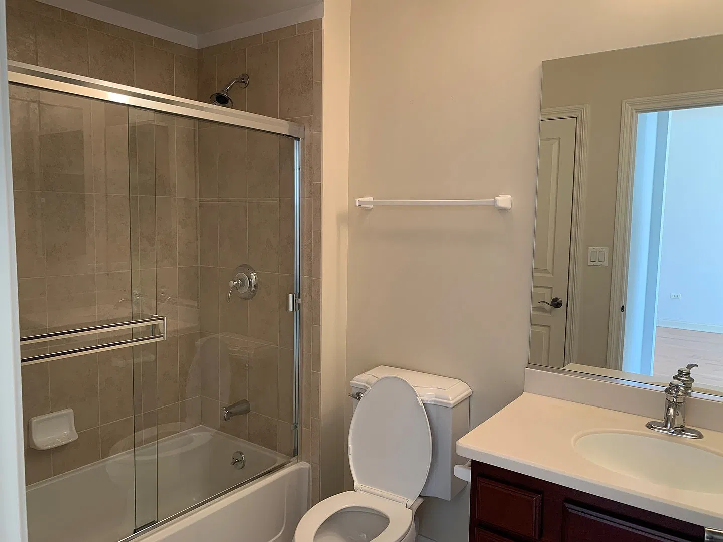 101 Pointe Dr — Photo 3