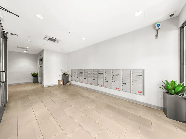 2402 Nolita — Photo 12