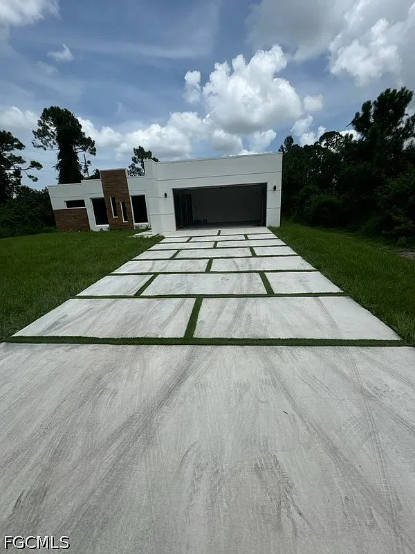 3 bed, 2.5 bath, 1742 sqft, $2,450 — Photo 4