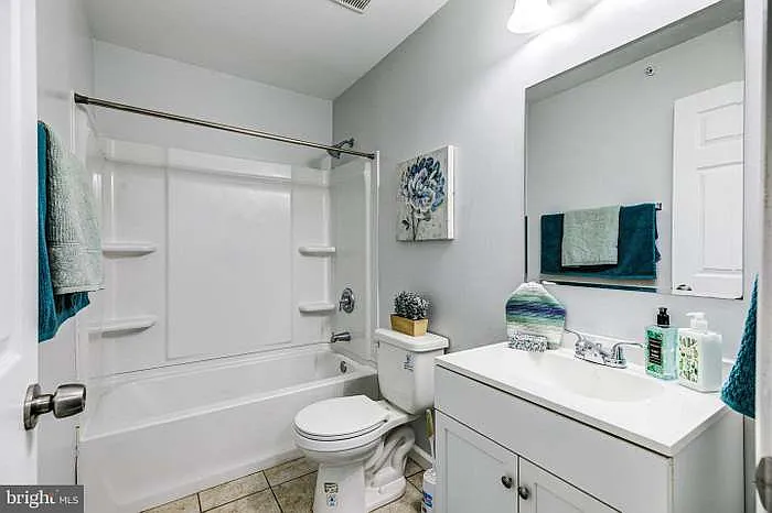 323 Sweet Briar Ct — Photo 25