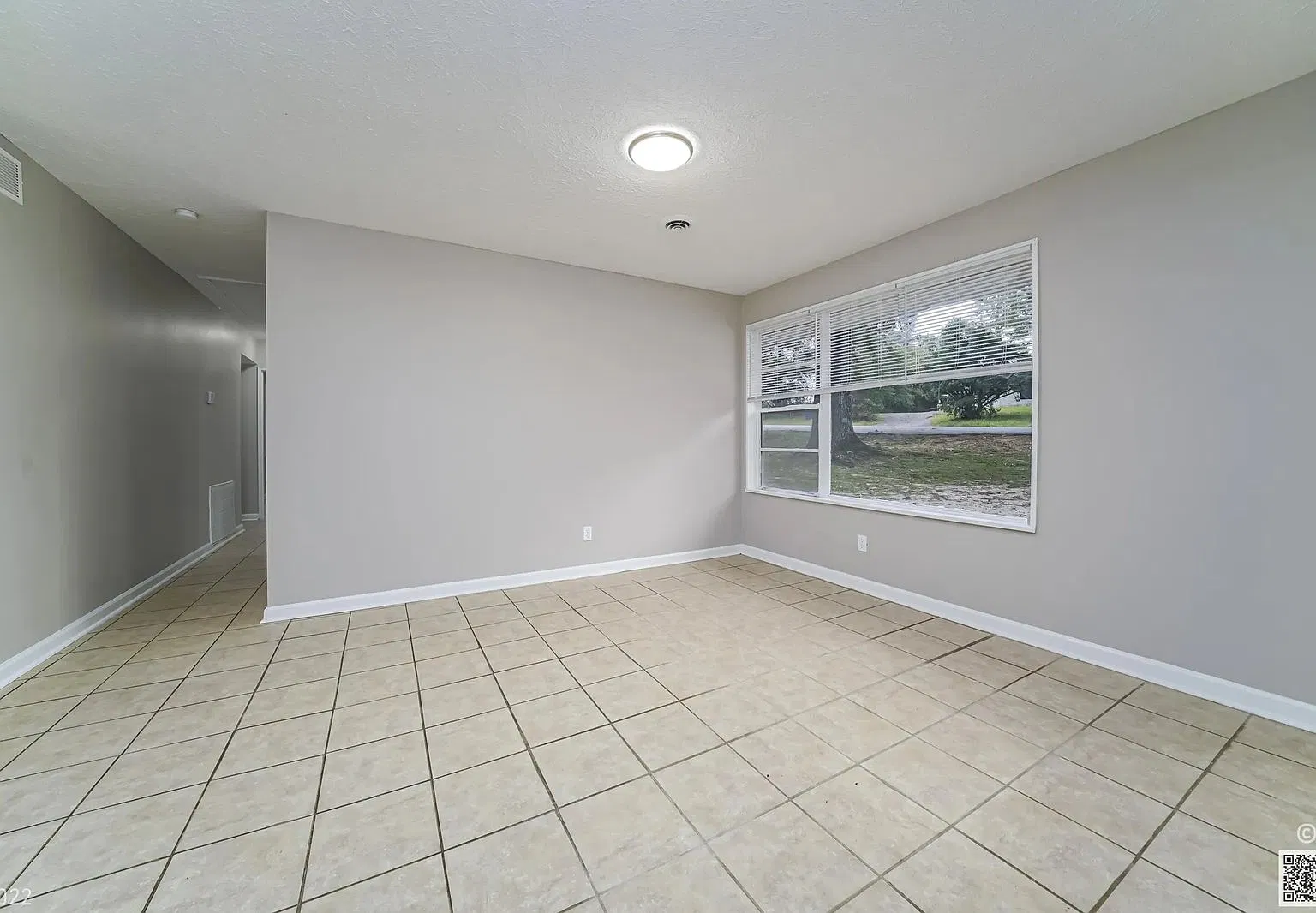 3 bed, 1.0 bath, 1142 sqft, $1,693 — Photo 4