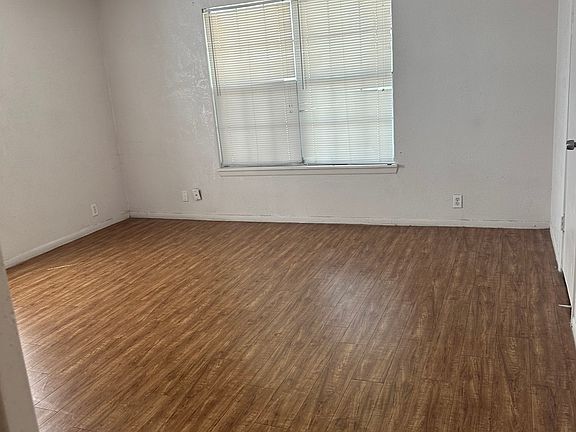 4th image of 8316 YORK DR