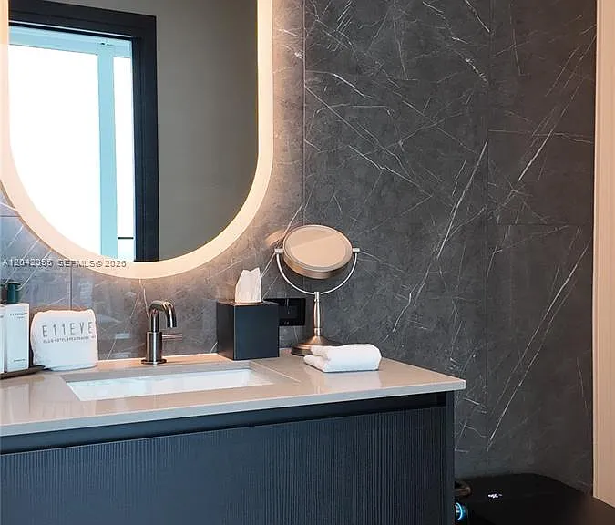 20 NE 11th St #Penthouse 05 — Photo 7