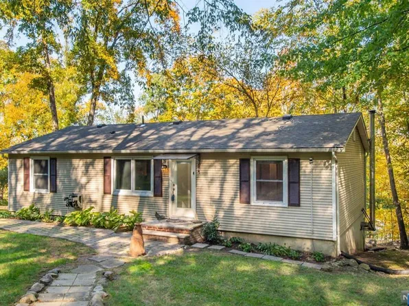 36 Darmstatter Rd, Ringwood, NJ 07456