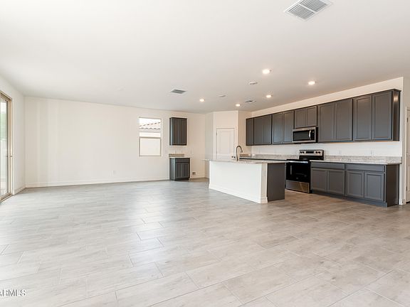 2nd image of 1406 E LINDA Drive