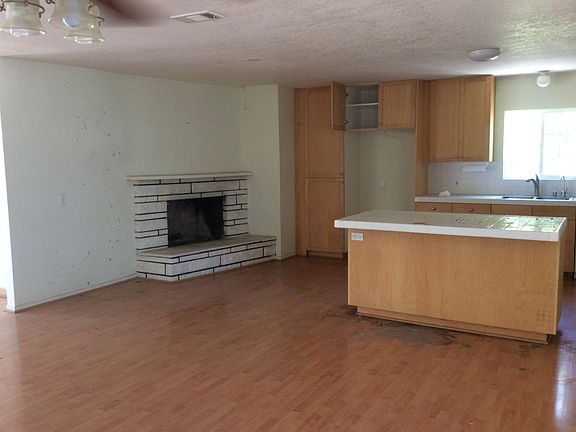 3rd image of 11612 Desmond St