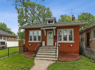 8235 S Woodlawn Ave, Chicago, IL 60619