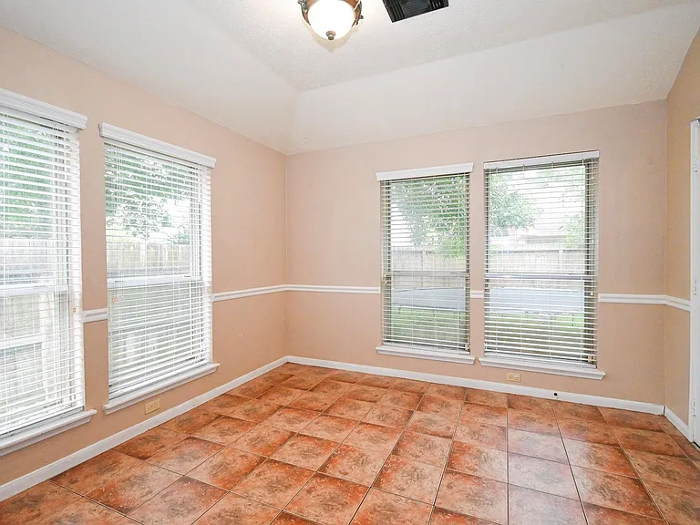 16302 Ash Point Ln — Photo 15