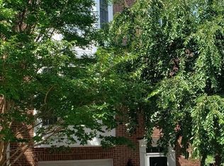 11630 Park Green Dr, Fairfax, VA 22030