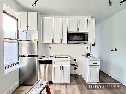 2nd image of 1236 Pacific St #3H