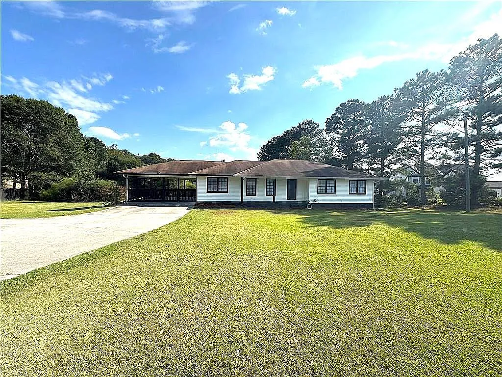3 bed, 2.0 bath, 1658 sqft, $1,900 — Photo 1