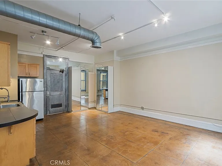 108 W 2nd St #410 — Photo 9