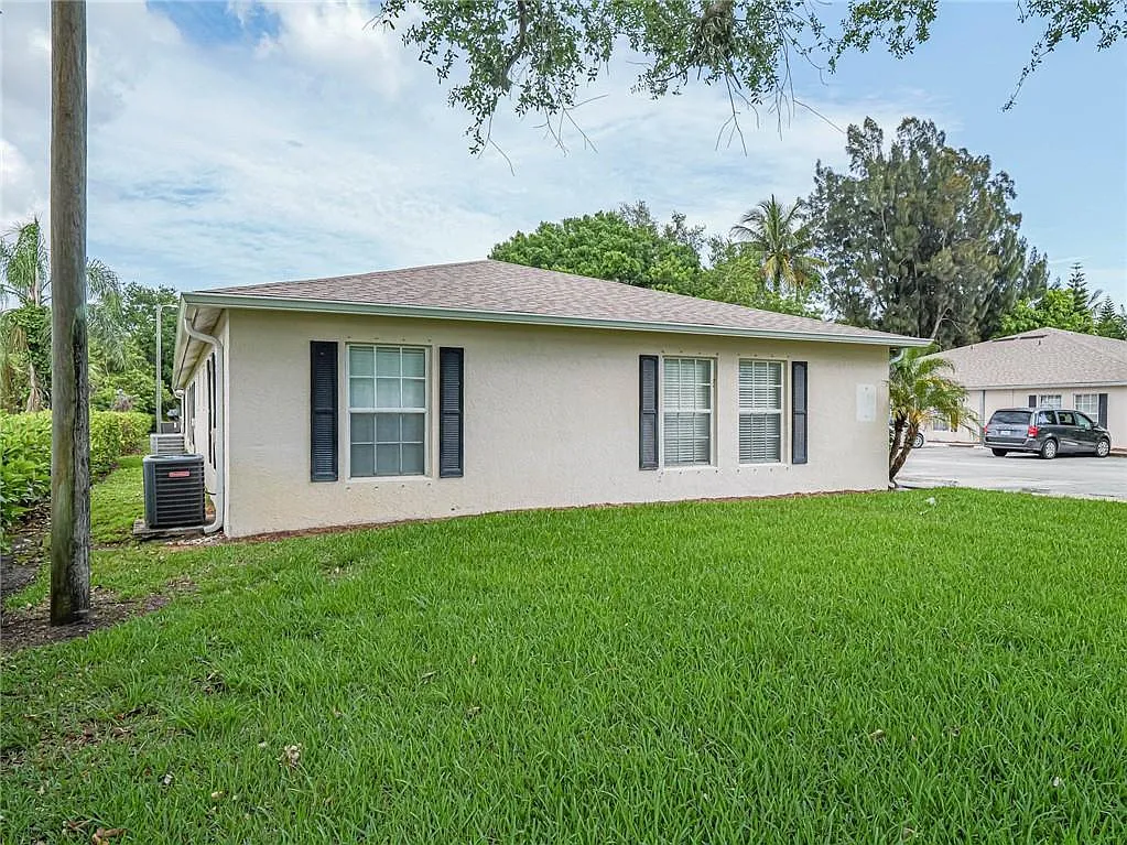 3 bed, 2.0 bath, 1102 sqft, $1,750 — Photo 4