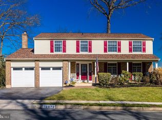10678 John Ayres Dr, Fairfax, VA 22032