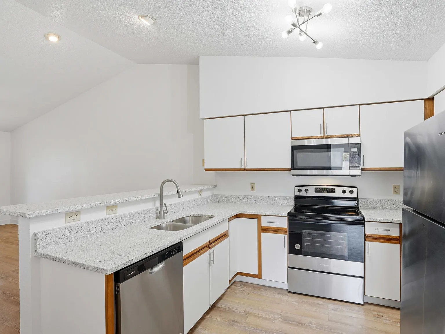 Keokuk Street Apartments — Photo 3