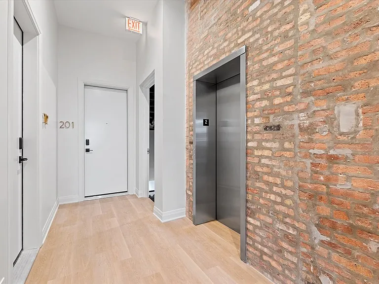 1934 W North Ave #201 — Photo 12
