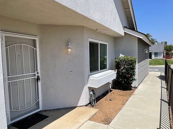 5th image of 23071 Mansfield Ln