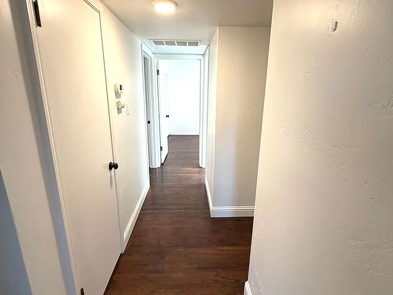 1704 Castle Ct — Photo 24