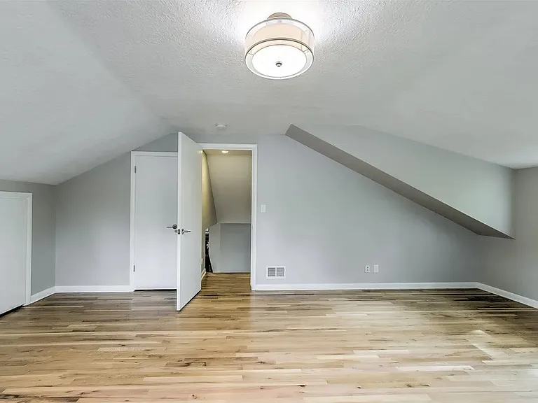 1321 S Pacific St — Photo 16