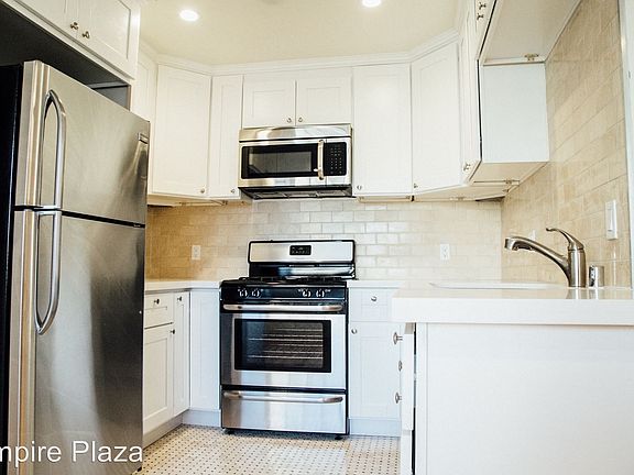 2nd image of 3600 Empire Dr APT 101