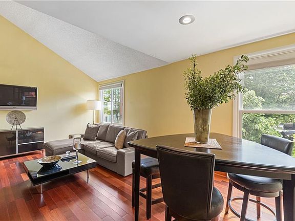 4th image of 388 S Main St APT 52