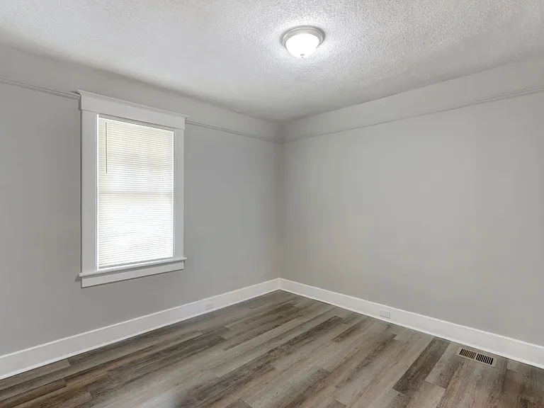 1009 East 33rd Street — Photo 8