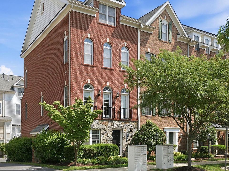 1st image of 638 Raven Ave