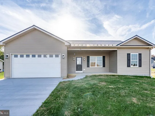 65 W Wanda St, Stanley, VA 22851