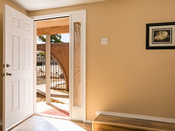 Front Entrance to Courtyard