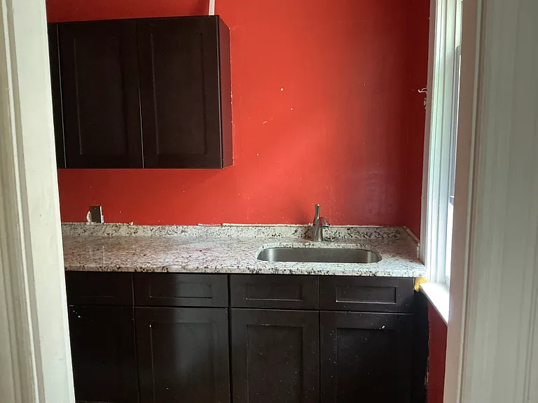 9 Grove St #3 — Photo 3