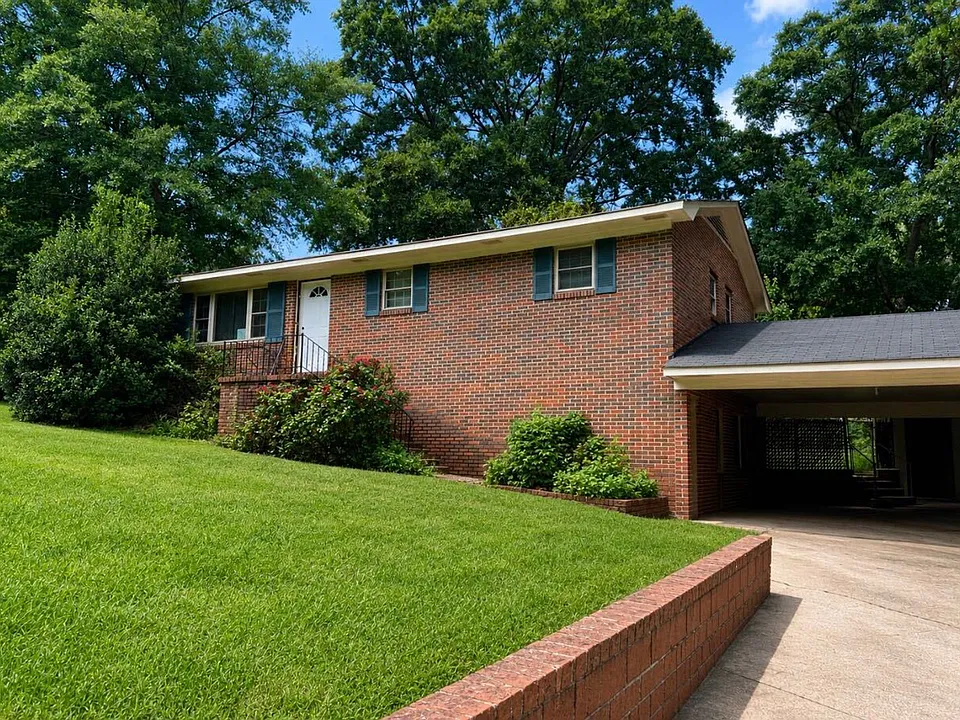 3826 Springhill Dr