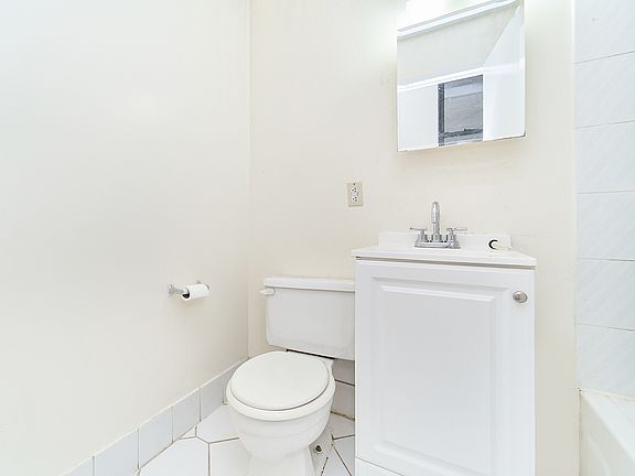 5th image of 132 W 109th St APT 2C