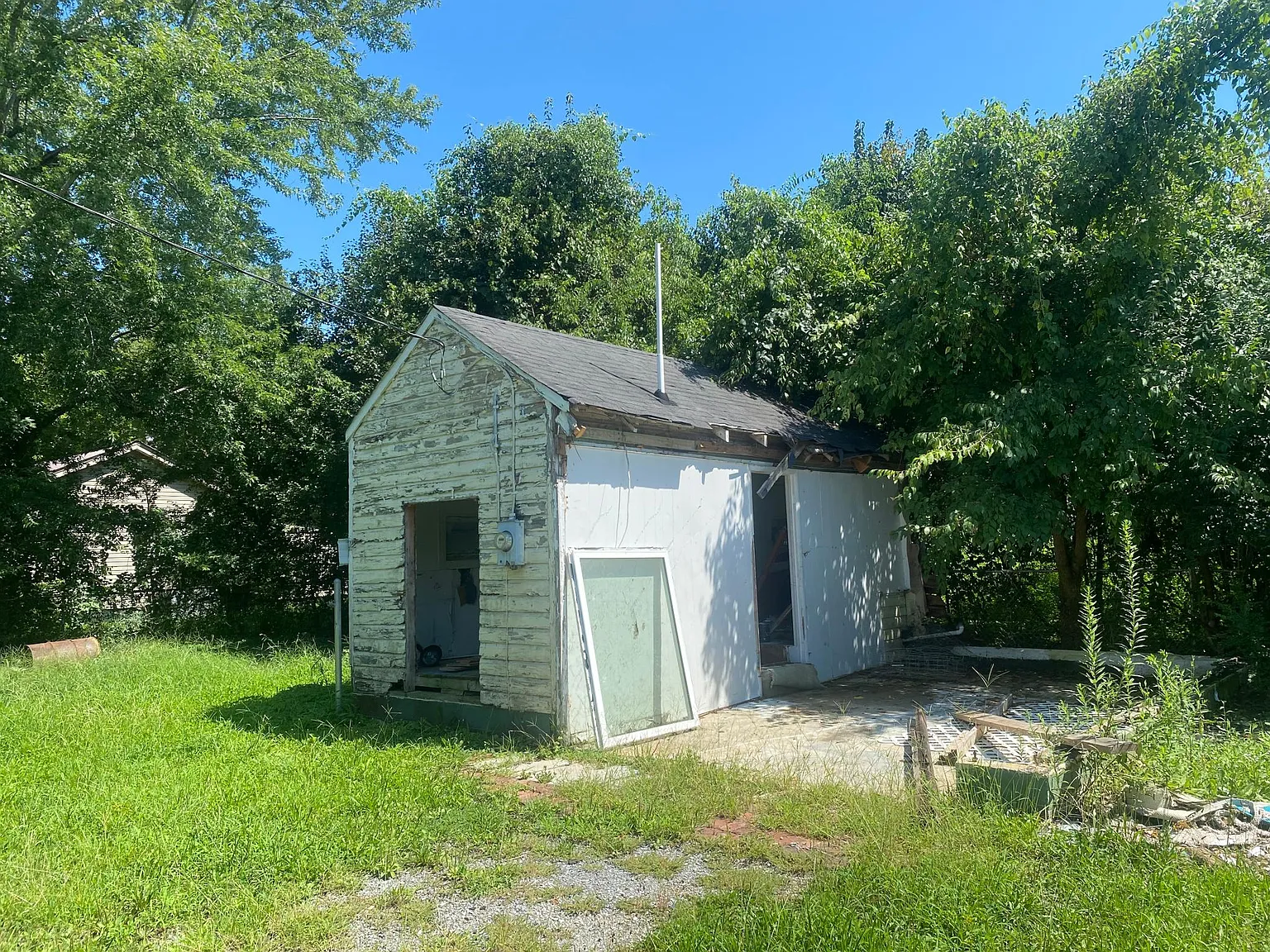 1536 Myrt St — Photo 2